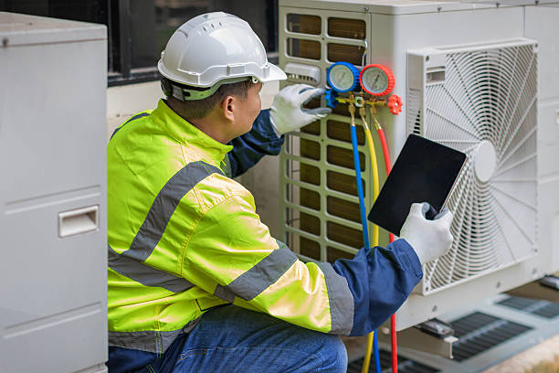 Professional Heat Pump Repair technician working in Venus, FL